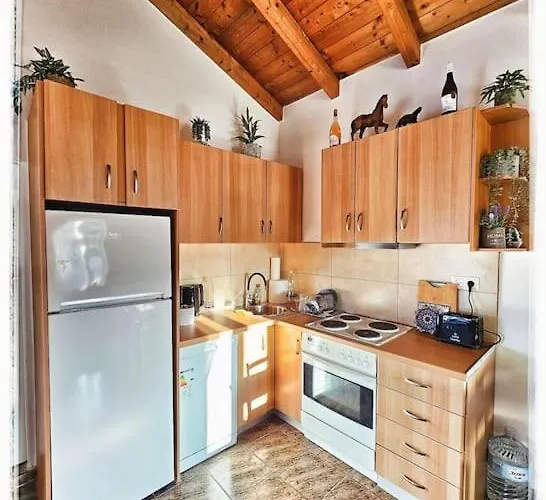 Petit Paradis Grec * Loukaiti